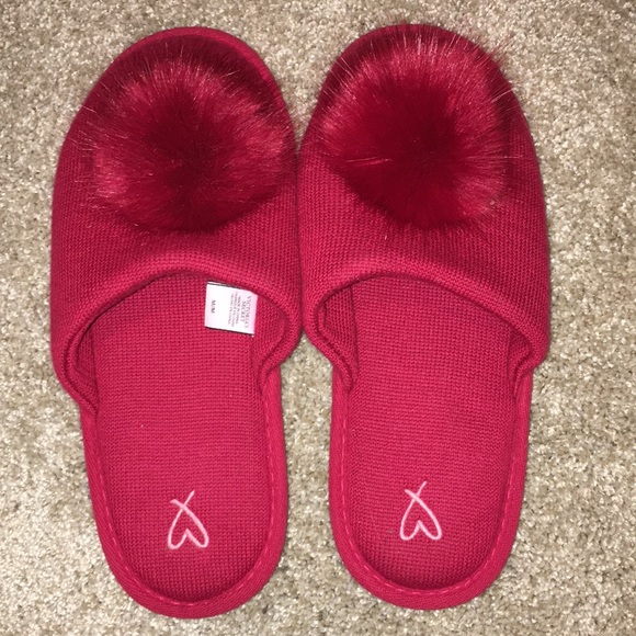 red house slippers